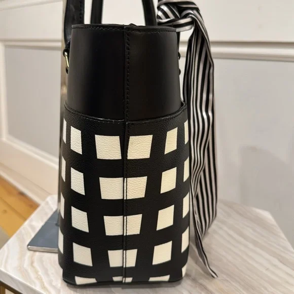 Kate Spade Bag Vegan Leather Black and White Checker Geometric Tote - Picture 6 of 17